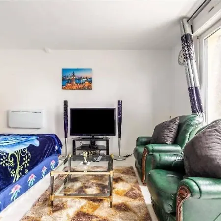 Cheap Exclusive Studio With Wi-fi Office Balcony Appartement Courcouronnes